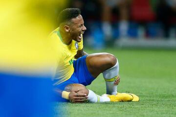 Ow! Neymar in the wars against Belgium