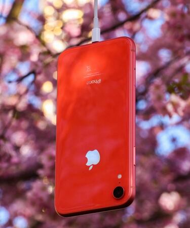 Brasil ordena a Apple vender sus iPhone con cargador y le impone una multa de 100 millones