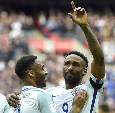 Gran gesto de Defoe: saltó a Wembley con su amigo Bradley