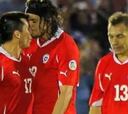 “Pendejo de mierda”: Medel y Ponce cuentan detalles imperdibles de su olvidada pelea en la Roja