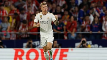 Real Madrid's German midfielder #08 Toni Kroos celebrates scoring his team's first goal during the Spanish Liga football match between Club Atletico de Madrid and Real Madrid CF at the Metropolitano stadium in Madrid on September 24, 2023. (Photo by OSCAR DEL POZO / AFP)