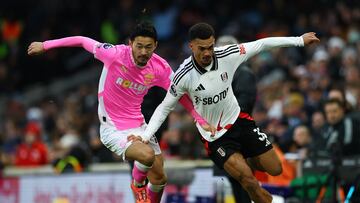 Soccer Football - Premier League - Fulham v Southampton - Craven Cottage, London, Britain - December 22, 2024 Southampton's Yukinari Sugawara in action with Fulham's Antonee Robinson Action Images via Reuters/Matthew Childs EDITORIAL USE ONLY. NO USE WITH UNAUTHORIZED AUDIO, VIDEO, DATA, FIXTURE LISTS, CLUB/LEAGUE LOGOS OR 'LIVE' SERVICES. ONLINE IN-MATCH USE LIMITED TO 120 IMAGES, NO VIDEO EMULATION. NO USE IN BETTING, GAMES OR SINGLE CLUB/LEAGUE/PLAYER PUBLICATIONS. PLEASE CONTACT YOUR ACCOUNT REPRESENTATIVE FOR FURTHER DETAILS..
