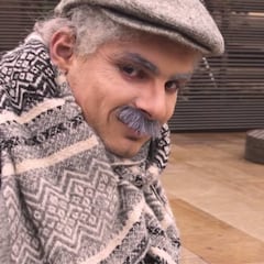 Cámara oculta: las reacciones de asombro de la gente al ver a un 'abuelo' practicando parkour