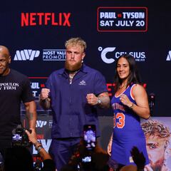 Who is fighting on the undercard for Jake Paul vs Mike Tyson?