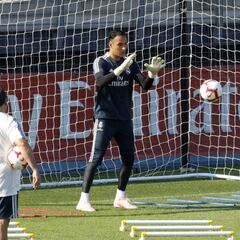 Keylor mejora a Courtois en sus partidos en San Mamés