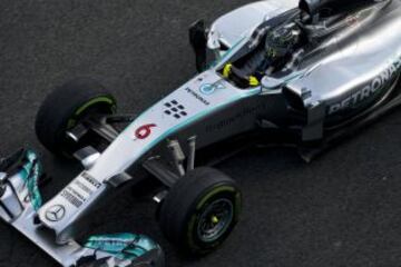 Nico Rosberg piloto de Mercedes con el nuevo W05 en Jerez.