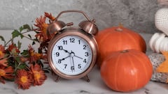 Daylight saving time ending: Do we gain or lose an hour of sleep?