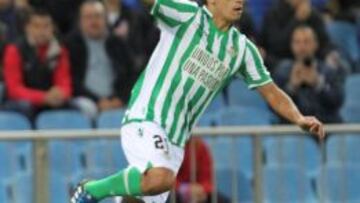 Lolo Reyes durante un partido del Betis ante el Atlético en el Calderón.