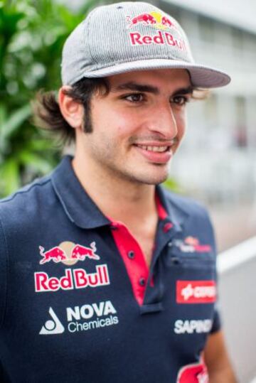 Otra de las caras nuevas de esta temporada es el español Carlos Sainz, hijo del ex campeón mundial de rallies del mismo nombre. En una entrevista para este medio, Fernando Alonso vaticinó un futuro exitoso para Sainz al augurar que será el próximo campeón del mundo español.