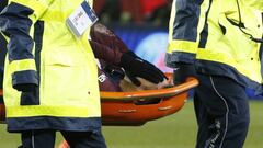 Alerta por Neymar: Se va en camilla, lesionado en el tobillo