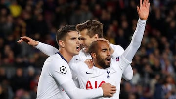 Soccer Football - Champions League - Group Stage - Group B - FC Barcelona v Tottenham Hotspur - Camp Nou, Barcelona, Spain - December 11, 2018  Tottenham&#039;s Lucas Moura celebrates with Fernando Llorente and Erik Lamela after scoring their first goal  