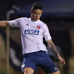 James sufre distensión de ligamentos y regresa a Madrid