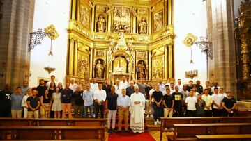 La plantilla de la Ponferradina realizó la ofrenda anual. Foto del club.
