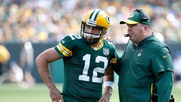 GREEN BAY, WI - SEPTEMBER 16: Aaron Rodgers #12 of the Green Bay Packers talks with head coach Mike McCarthy during the fourth quarter of a game against the Minnesota Vikings at Lambeau Field on September 16, 2018 in Green Bay, Wisconsin.   Joe Robbins/Getty Images/AFP
 == FOR NEWSPAPERS, INTERNET, TELCOS &amp; TELEVISION USE ONLY ==