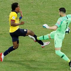 El ingrato primer tiempo de Gabriel Arias ante Ecuador