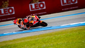 Buriram (Thailand), 01/10/2022.- Spanish MotoGP rider Marc Marquez of the Repsol Honda Team in action during the practice session of the Motorcycling Grand Prix of Thailand at Chang International Circuit, Buriram province, Thailand, 01 October 2022. The Motorcycling Grand Prix of Thailand will be held on 02 October 2022. (Motociclismo, Ciclismo, Tailandia) EFE/EPA/DIEGO AZUBEL
