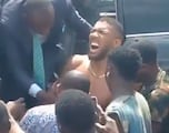 Vídeo: Así rescataron a Anthony Joshua tras accidente automovilístico en Nigeria