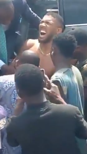 Vídeo: Así rescataron a Anthony Joshua tras accidente automovilístico en Nigeria