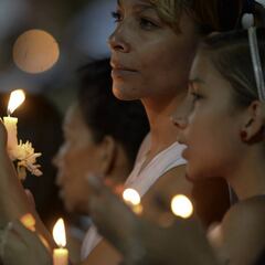 Colombia prende velas de esperanza en homenaje a víctimas de Chapecoense