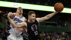 Dec 14, 2016; Orlando, FL, USA;Orlando Magic forward Aaron Gordon (00) and LA Clippers forward Blake Griffin (32) go after the rebound during the second half at Amway Center. LA Clippers defeated the Orlando Magic 113-108. Mandatory Credit: Kim Klement-USA TODAY Sports