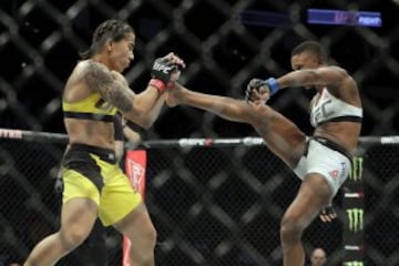 Jessica Andrade y Angela Hill's.