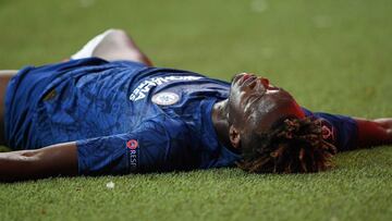 Chelsea's English striker Tammy Abraham reacts during the UEFA Super Cup 2019 football match between FC Liverpool and FC Chelsea at Besiktas Park Stadium in Istanbul on August 14, 2019. (Photo by Bulent Kilic / AFP)