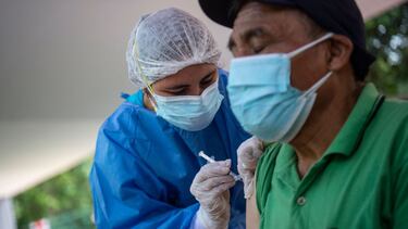 Colombia apuesta por vacunas nacionales: este es el plan para aumentar en millones de dosis la producción