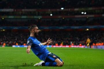 1-3. Yannick Ferreira Carrasco celebró el tercer tanto.