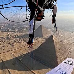 Horacio Llorens regresa de Egipto en un vuelo medicalizado