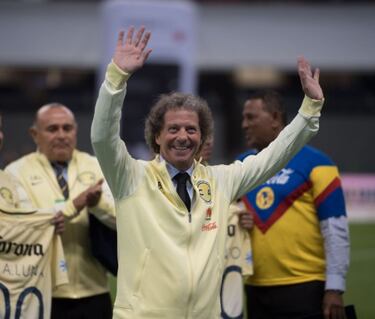 Un gran ídolo del conjunto azulcrema, habilidoso en el mediocampo.