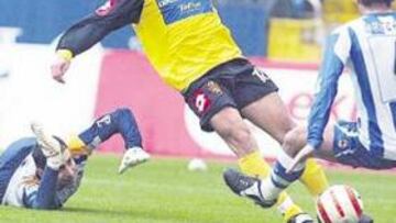 <b>MOLINA, LUCES Y SOMBRAS. </b>En el primer tiempo cometió un error grave ante Óscar, que enmendó con una gran parada justo al final.