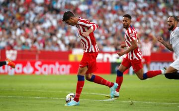 Álvaro Morata marca el 0-2 al Sevilla. 
