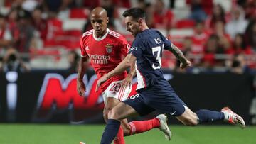 Lisbon (Portugal), 05/10/2022.- Benfica's Joao Mario (L) in action with Paris Saint Germain's Lionel Messi during the UEFA Champions League Group H match between SL Benfica and Paris Saint Germain at Luz Stadium in Lisbon, Portugal, 05 October 2022. (Liga de Campeones, Lisboa) EFE/EPA/TIAGO PETINGA