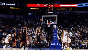 Pelle Larsson, de Miami Heat, lanza un tiro libre contra Orlando Magic en un partido amistoso.