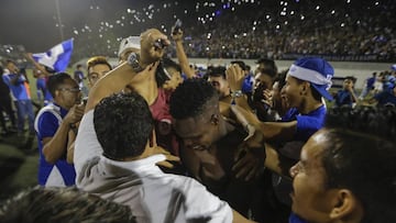 Nicaragua sufre y avanza con triplete de Barrera a la Copa Oro