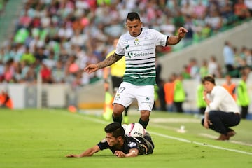 Javier Cortés (Santos) – 1 Liga MX (Pumas): Javier Cortés también ya sabe lo que es ser campeón en México, conquistó el título más reciente de Pumas, por lo que ahora buscará el primero con Santos Laguna.