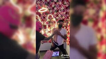 Momento en que Cinta de Oro golpea a una persona en el pecho