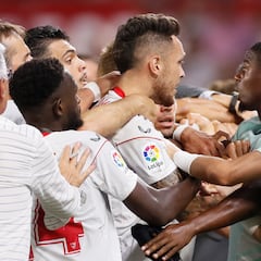 Asenjo regala un punto a una escopeta de feria llamada Sevilla