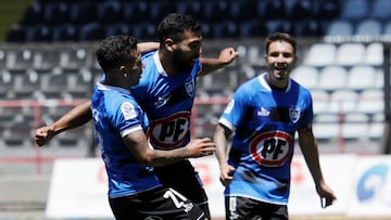 Futbol, Huachipato vs Cobresal.
Segunda fecha, campeonato Nacional 2023.
El jugador de Huachipato Antonio Castilo, centro, celebra con sus companeros su gol contra Cobresal durante el partido de primera division disputado en el estadio CAP de Talcahuano, Chile.
29/01/2023
Eduardo Fortes/Photosport

Football, Huachipato vs Cobresal.
2th date, 2023 National Championship.
Huachipato’s player Antonio Castilo, center, celebrates with teammates after scoring against Cobresal’s during the first division match held at the CAP stadium in Talcahuano, Chile.
29/01/2023
Eduardo Fortes/Photosport