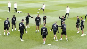 La imagen es del entrenamiento de ayer en Valdebebas. Los jugadores se mostraron relajados en la &uacute;ltima sesi&oacute;n preparatoria antes de ir a Mallorca.