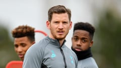 Jan Vertonghen's family held at knifepoint in North London