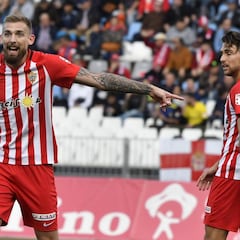 Ibiza y Saveljich forman un muro infranqueable en el Almería