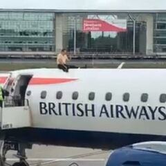 Cárcel para exparalímpico británico que se pegó a avión en protesta climática