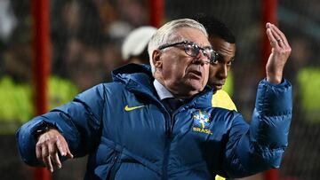 Brazil's Italian head coach Carlo Ancelotti gestures during the 2026 FIFA World Cup South American qualifiers football match between Bolivia and Brazil, at the Municipal de El Alto stadium, in El Alto, La Paz department, Bolivia on September 9, 2025. (Photo by AIZAR RALDES / AFP)