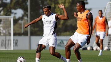 Rodrygo y Alaba, en el entrenamiento del Real Madrid del martes 23 de agosto de 2022.