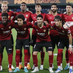 Aprobados y suspensos del Valencia: A Sevilla sin lesiones y debut en Primera de Yellu