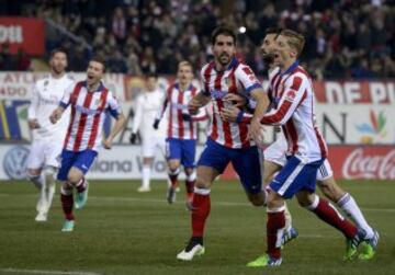 Raúl García celebra un gol al Real Madrid en la Copa del Rey 2015.