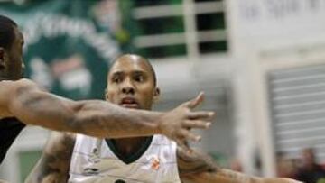 Unicaja mejoró la imagen, pero cayó ante Montepaschi