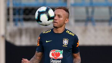 Everton, jugador de Brasil