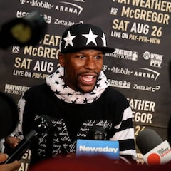 Mayweather sale en defensa de McGregor: "No me creo su KO"